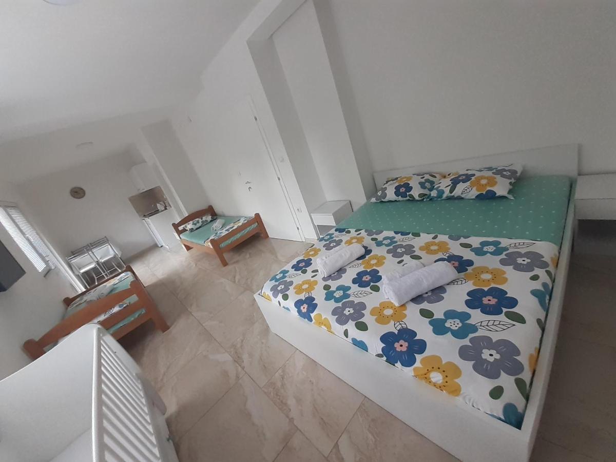 Sofijana Apartment *